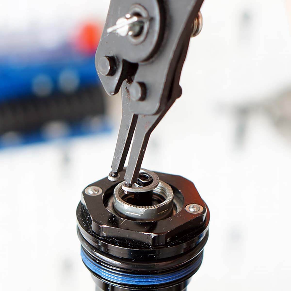Using Circlip How To Use Circlip Pliers